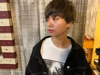 ショート 亀井 崇之のヘアスタイル