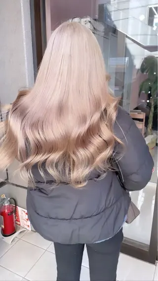 ロング カラー ヘアアレンジ レイヤーカット/ ハイトーン/ みうのヘアスタイル