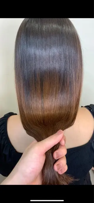 ロング 髪質改善・縮毛矯正 特化・ユウシンのヘアスタイル
