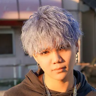 ミディアム カラー パーマ メンズ 爆裂 海老沼のヘアスタイル