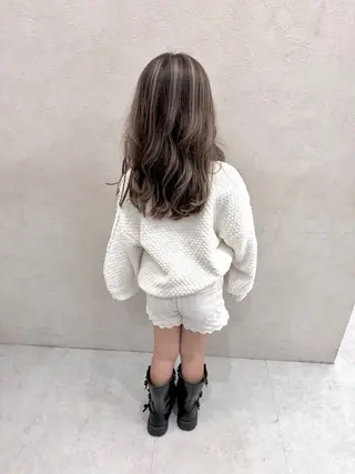 セミロング カラー キッズ AKI 🐉のヘアスタイル