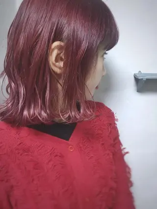 ショート カラー パーマ ヘアアレンジ 推し活専用 【派手髪】飯野ゆかりのヘアスタイル