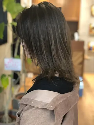 セミロング 開發 智也のヘアスタイル