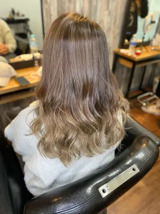 セミロング カラー ヘアアレンジ Luzir⭐︎ GEN⭐︎のヘアスタイル