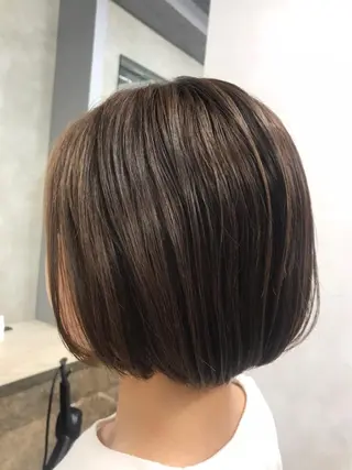 ショート カラー ブリーチ&似合せボブ 田中寛十のヘアスタイル