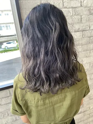 セミロング カラー Oopsレイヤー 加藤澄都のヘアスタイル
