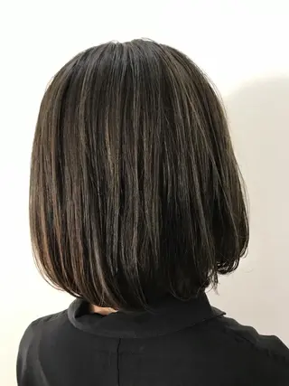 ショート カラー レイヤーカット 西村あきやのヘアスタイル