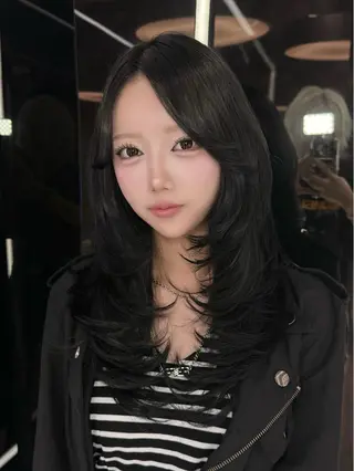 ロング Rino/ハイトーン /ハイレイヤーカットのヘアスタイル