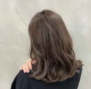 セミロング カラー reimi 表参道🍒のヘアスタイル