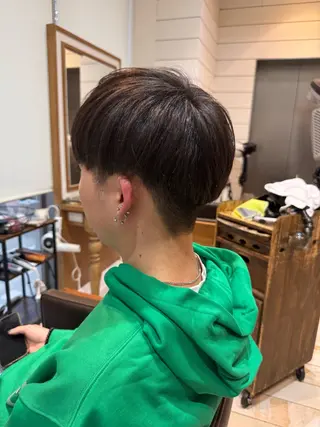 メンズ HIDERO/渋谷/ 韓国/顔周りカットのヘアスタイル
