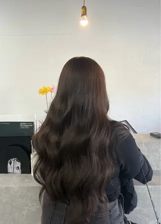 カラー miloc sayaのヘアスタイル