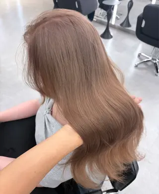 ロング 谷澤 愛のヘアスタイル