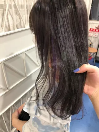 カラー white.梅田 デザインカラー🦄のヘアスタイル
