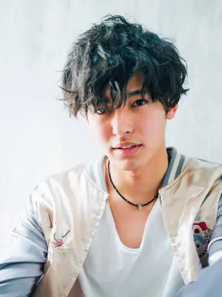 カラー パーマ メンズ チカ ショート 髪質改善のヘアスタイル
