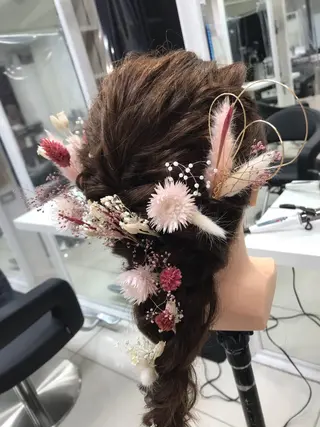 ロング ヘアアレンジ 【暖色カラー特化】 中山由梨のヘアスタイル