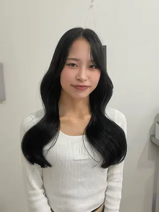 ロング カラー piLLon/ RYUKAのヘアスタイル