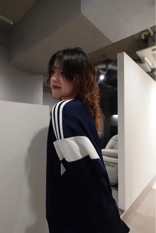 ミディアム パーマ ワタナベ ヒヨリのヘアスタイル