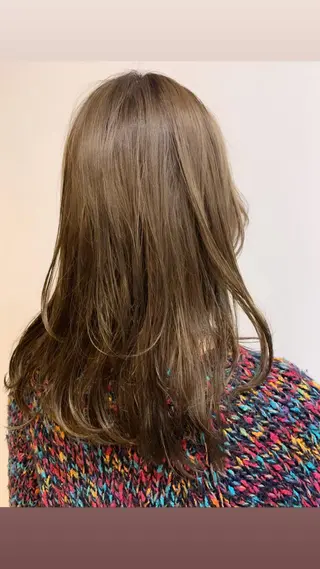 セミロング カラー ヘアアレンジ REONA🪽✨薬院 レイヤーカット🫧のヘアスタイル
