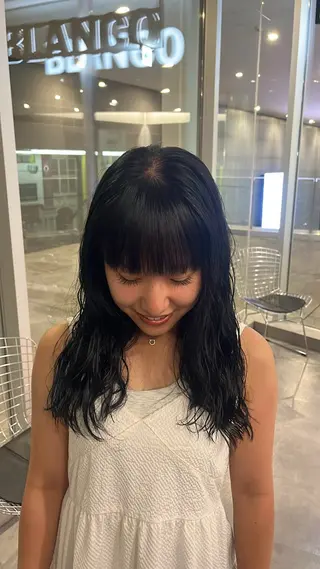 カラー 西尾 巴那のヘアスタイル