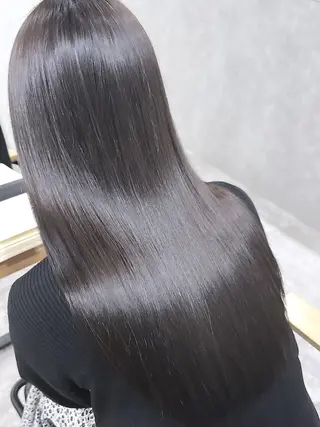 ロング ili 大阪のヘアスタイル