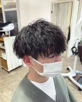 パーマ メンズ 池本メンズパーマ フェザーパーマのヘアスタイル