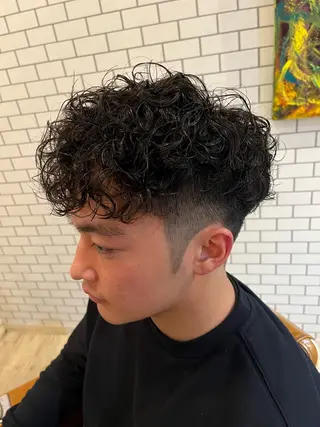 ショート クボタ マコトのヘアスタイル