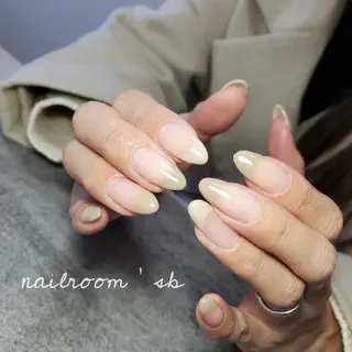 ネイル nailroom sb𓈒𓂂𓏸のネイルデザイン