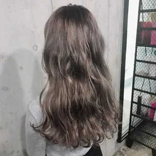 セミロング カラー パーマ ヘアアレンジ メンズ キッズ ネイル マツエク・マツパ サロンドミルク 渋谷高比良のヘアスタイル