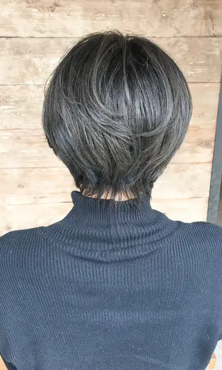 ショート カラー 中田 敏明のヘアスタイル