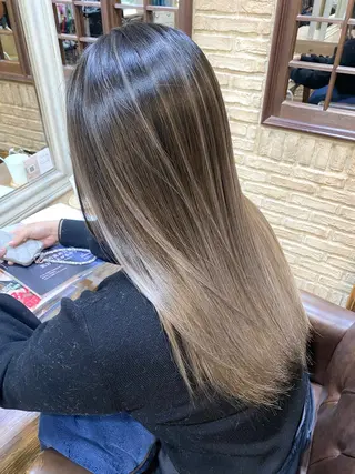 ロング カラー 服部 樹季のヘアスタイル