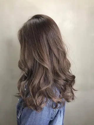 セミロング カラー 【透明感、艶髪】西村 有司のヘアスタイル