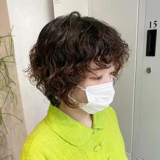 ショート パーマ デザインカラー/パー マ🦖外岡咲希🦖のヘアスタイル