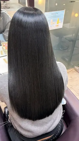 ロング カラー 福原 未来のヘアスタイル