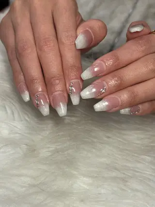 ネイル LAVISH 大和店 emi・:*+のネイルデザイン