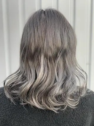 ミディアム カラー パーマ 大間 礼真のヘアスタイル