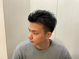 パーマ メンズ 渡邊 絢のヘアスタイル