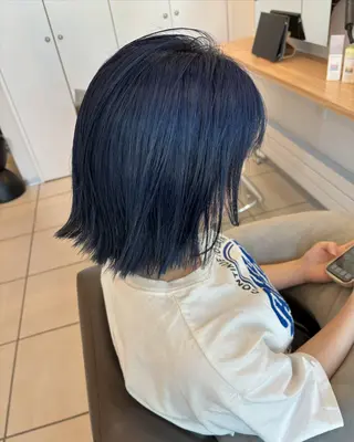 ミディアム 白岩 良子のヘアスタイル