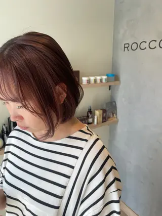 ショート ROCCO アイナ/ レイヤー透明感カラーのヘアスタイル