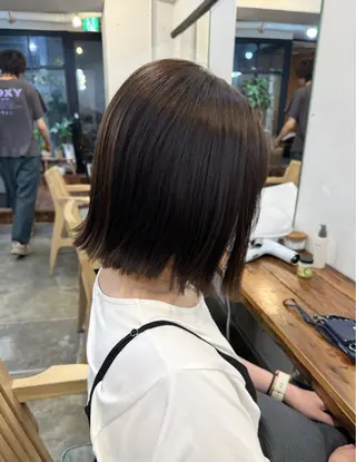 セミロング 顔まわりレイヤー 透明感カラー🩵🩵のヘアスタイル