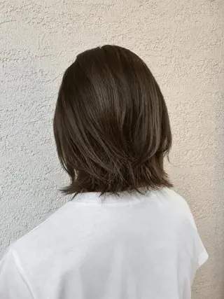 ミディアム アティリー 西梅田のヘアスタイル