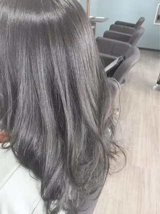 ロング カラー 薬師寺 優のヘアスタイル