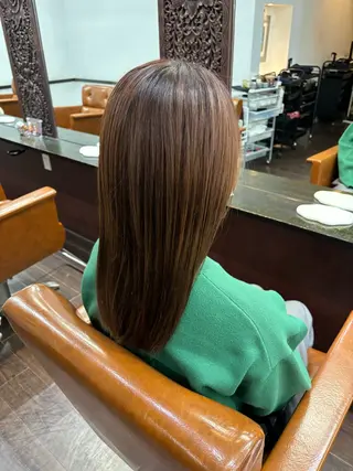 ロング 本間友也/透明感 /ハイトーンのヘアスタイル
