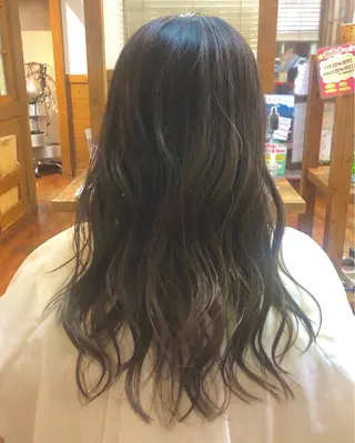 ロング 氷見 早祐香のヘアスタイル