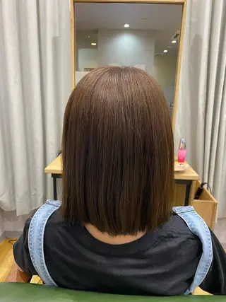 ミディアム カラー レイヤーカット・透明 感カラー✨️春山栞菜のヘアスタイル