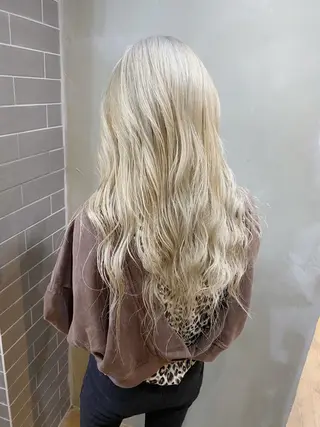 ロング yoriダブルカラー 代表すがわらのヘアスタイル
