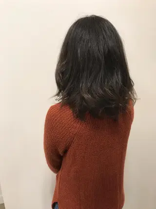 セミロング カラー デザインカラー🌈 高木リョウのヘアスタイル