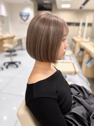 ショート カラー 髪質改善/縮毛矯正 /レイヤーカット岡部のヘアスタイル