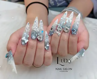 ネイル Lucky Nail Salonのネイルデザイン