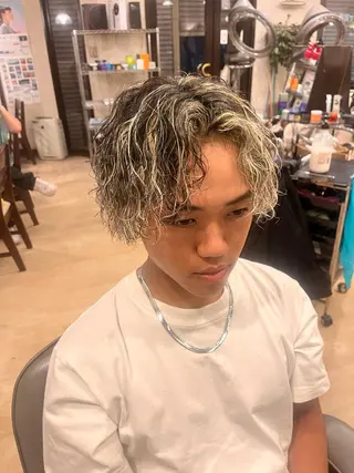 ショート カラー パーマ メンズ メンズサロン LiGKAITO🦖のヘアスタイル
