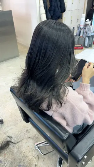 セミロング カラー 🪽髪質改善縮毛矯正 🤍MIU🤍のヘアスタイル